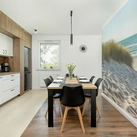 Duzy Apartament Z Parkingiem I Balkonem W Kolobrzegu By Noclegi Renters Exterior photo