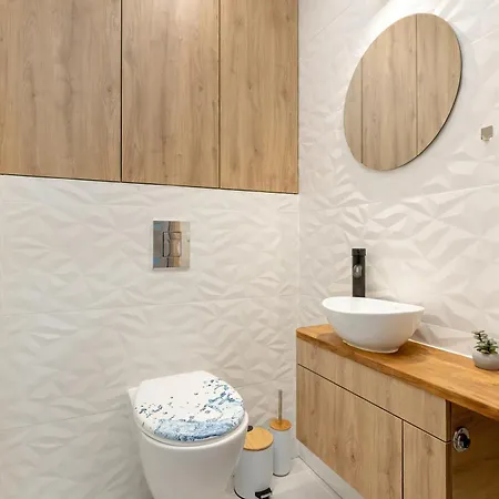 Duzy Apartament Z Parkingiem I Balkonem W Kolobrzegu By Noclegi Renters Exterior photo