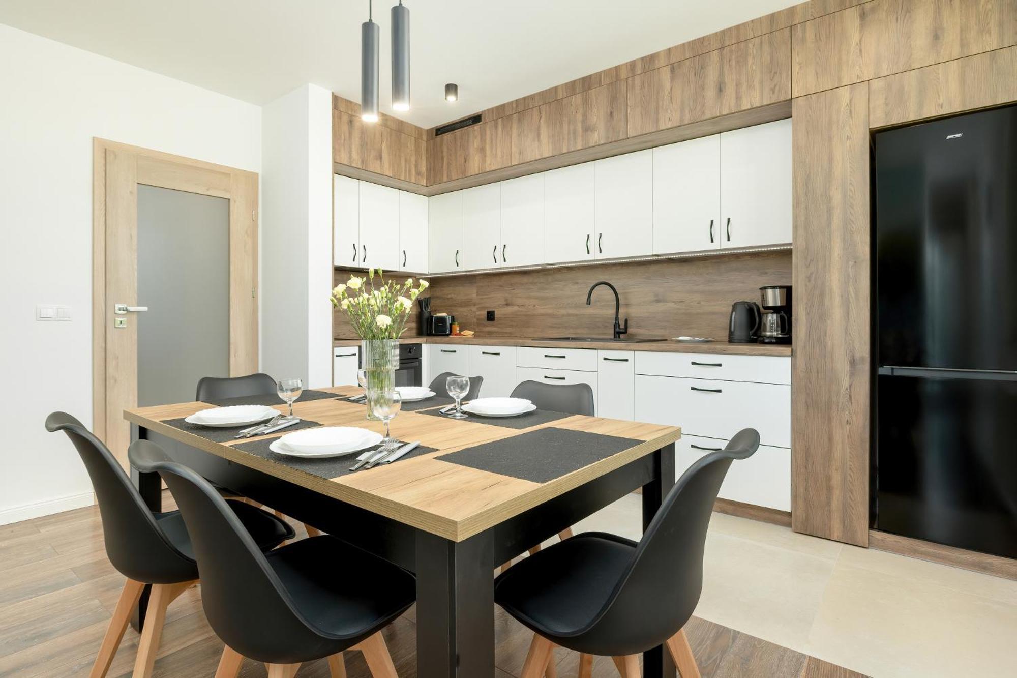 Duzy Z Parkingiem I Balkonem W Kolobrzegu By Renters Apartment *