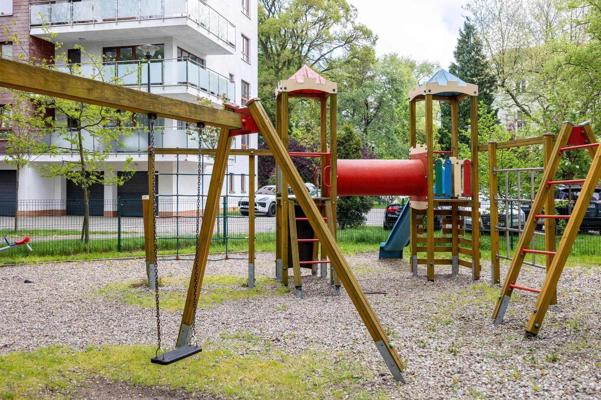 Duzy Z Parkingiem I Balkonem W Kolobrzegu By Renters *