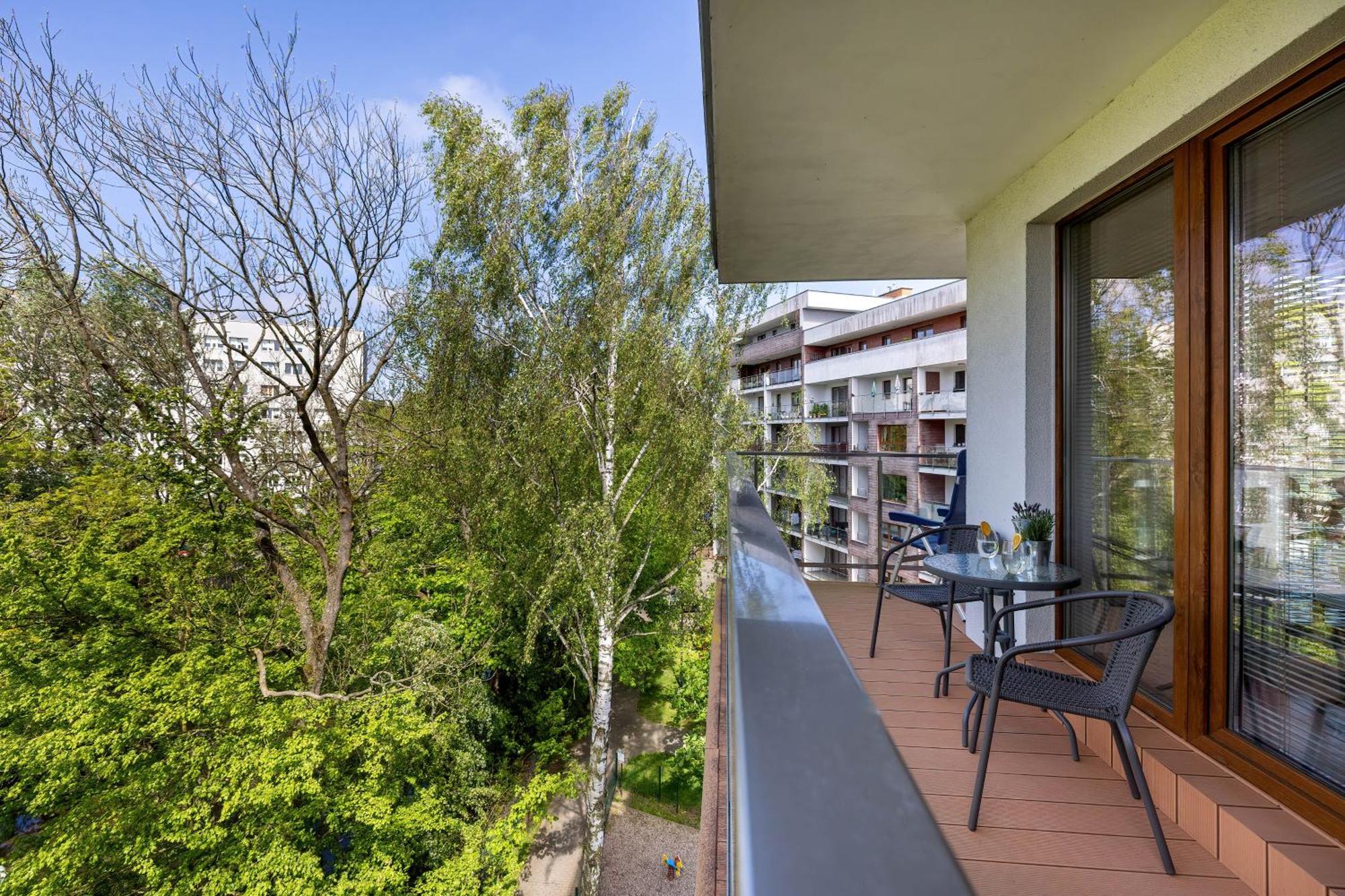 Apartment Duzy Z Parkingiem I Balkonem W Kolobrzegu By Renters