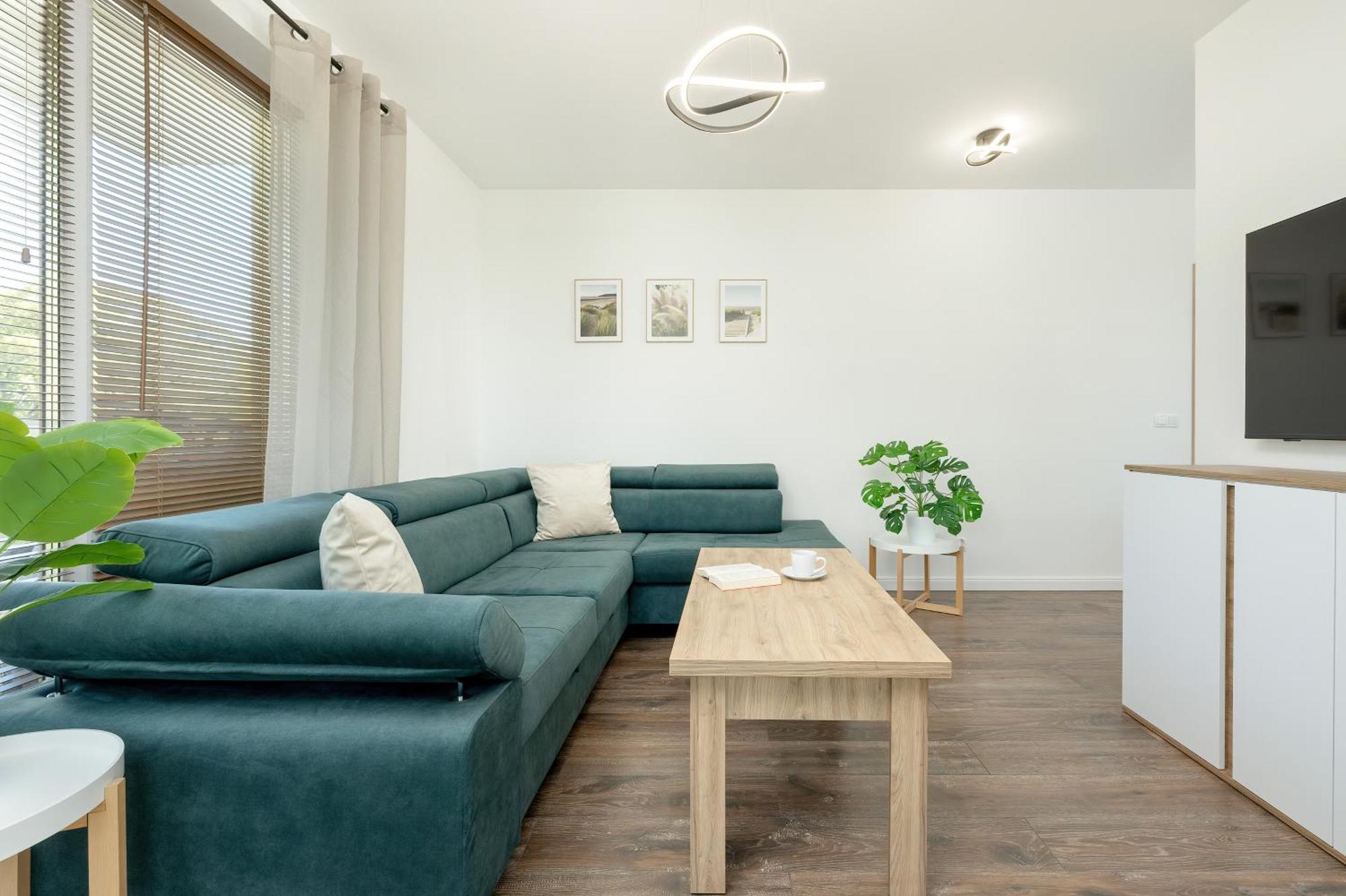 Apartment Duzy Z Parkingiem I Balkonem W Kolobrzegu By Renters Kolobrzeg